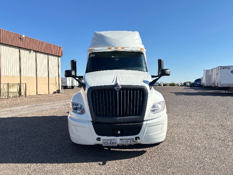 Sleeper Tractor-Heavy Duty Tractors-International-2022-LT625-San Antonio-TX-691,523\n\t\tmiles-$ 37,750 - Image 2
