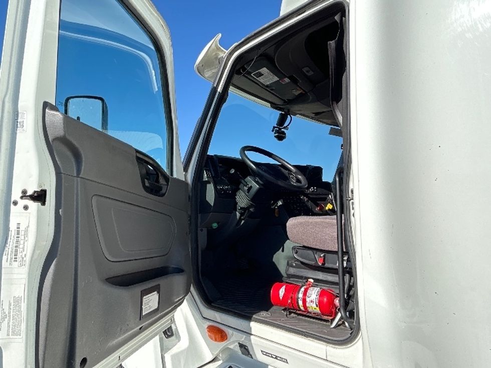 Sleeper Tractor-Heavy Duty Tractors-International-2022-LT625-San Antonio-TX-691,523\n\t\tmiles-$ 37,750 - Image 9