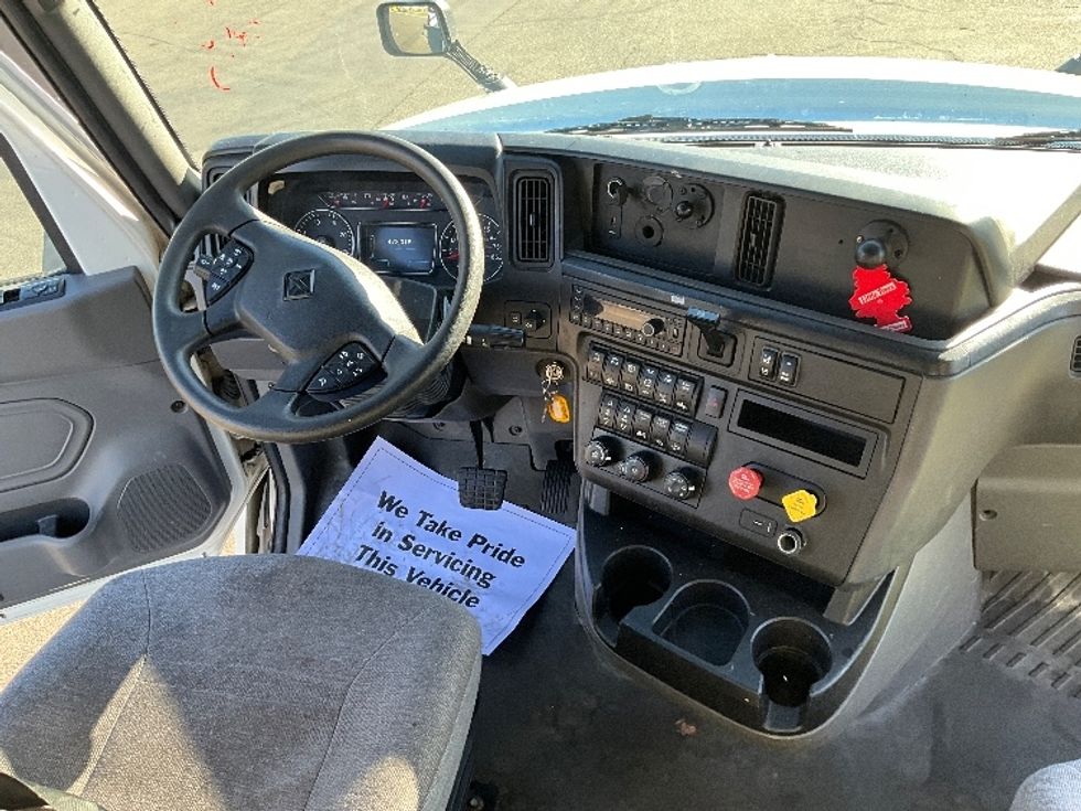 Sleeper Tractor-Heavy Duty Tractors-International-2022-LT625-San Leandro-CA-472,019\n\t\tmiles-$ 64,250 - Image 11