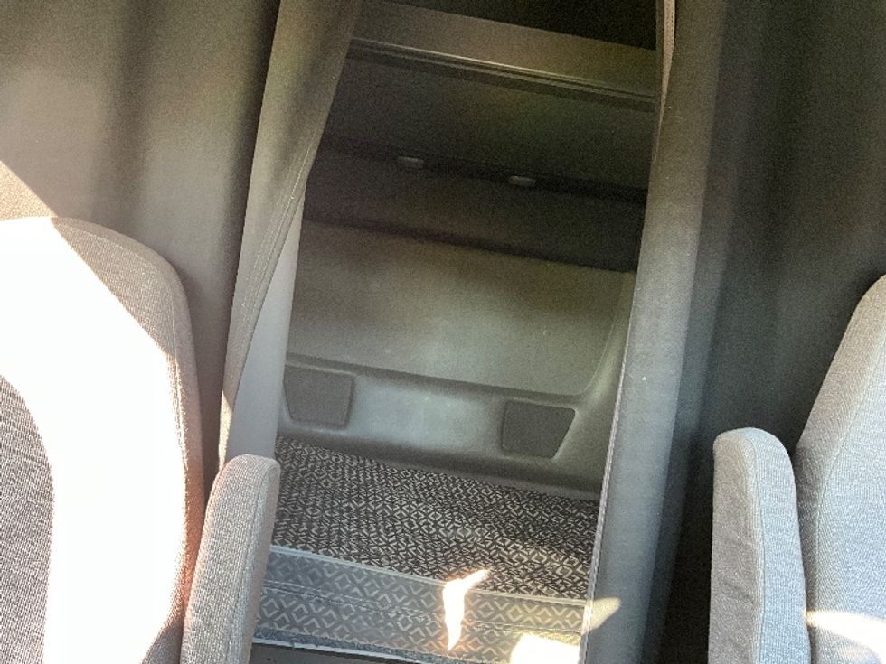 Sleeper Tractor-Heavy Duty Tractors-International-2022-LT625-San Leandro-CA-472,019\n\t\tmiles-$ 64,250 - Image 15