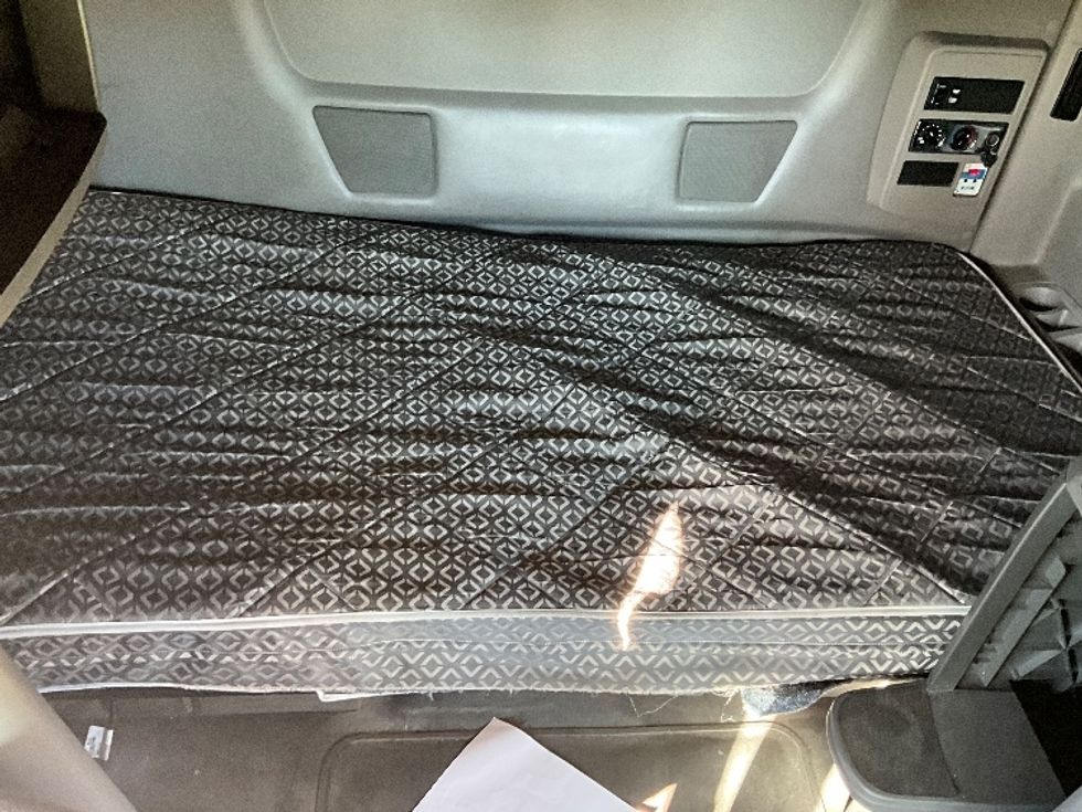 Sleeper Tractor-Heavy Duty Tractors-International-2022-LT625-San Leandro-CA-472,019\n\t\tmiles-$ 64,250 - Image 16