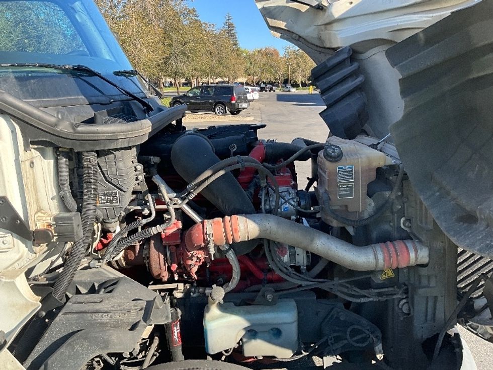 Sleeper Tractor-Heavy Duty Tractors-International-2022-LT625-San Leandro-CA-472,019\n\t\tmiles-$ 64,250 - Image 19