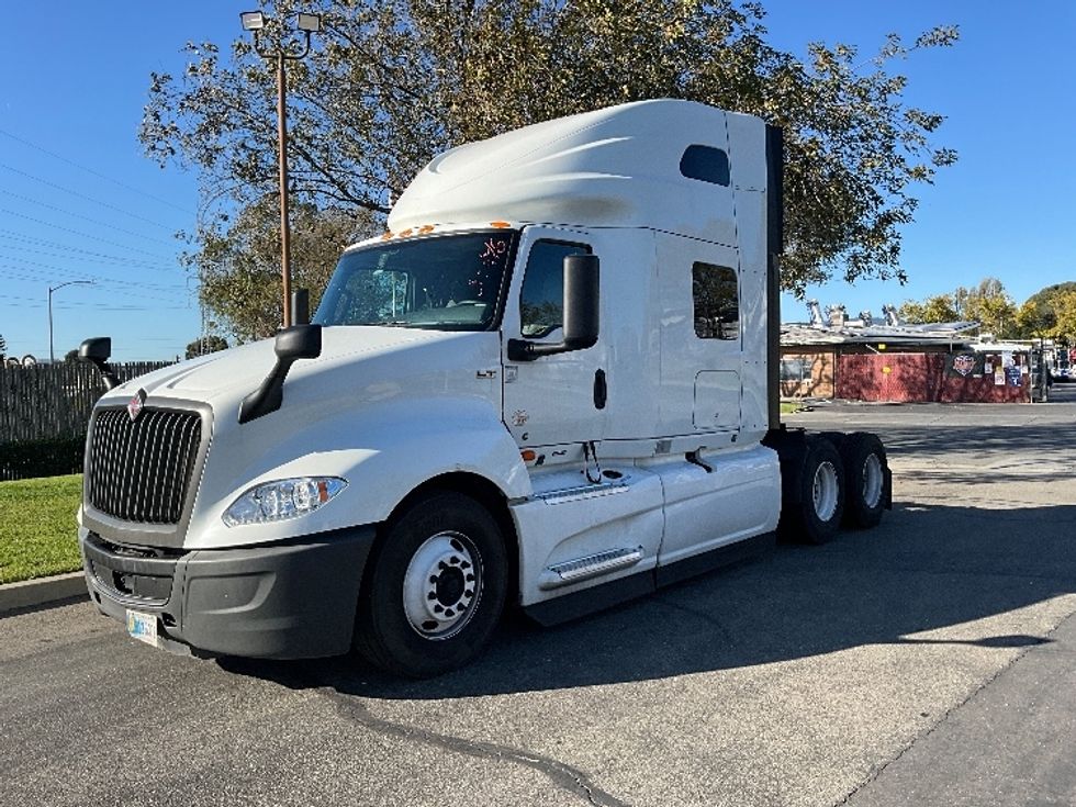 Sleeper Tractor-Heavy Duty Tractors-International-2022-LT625-San Leandro-CA-472,019\n\t\tmiles-$ 64,250 - Image 3