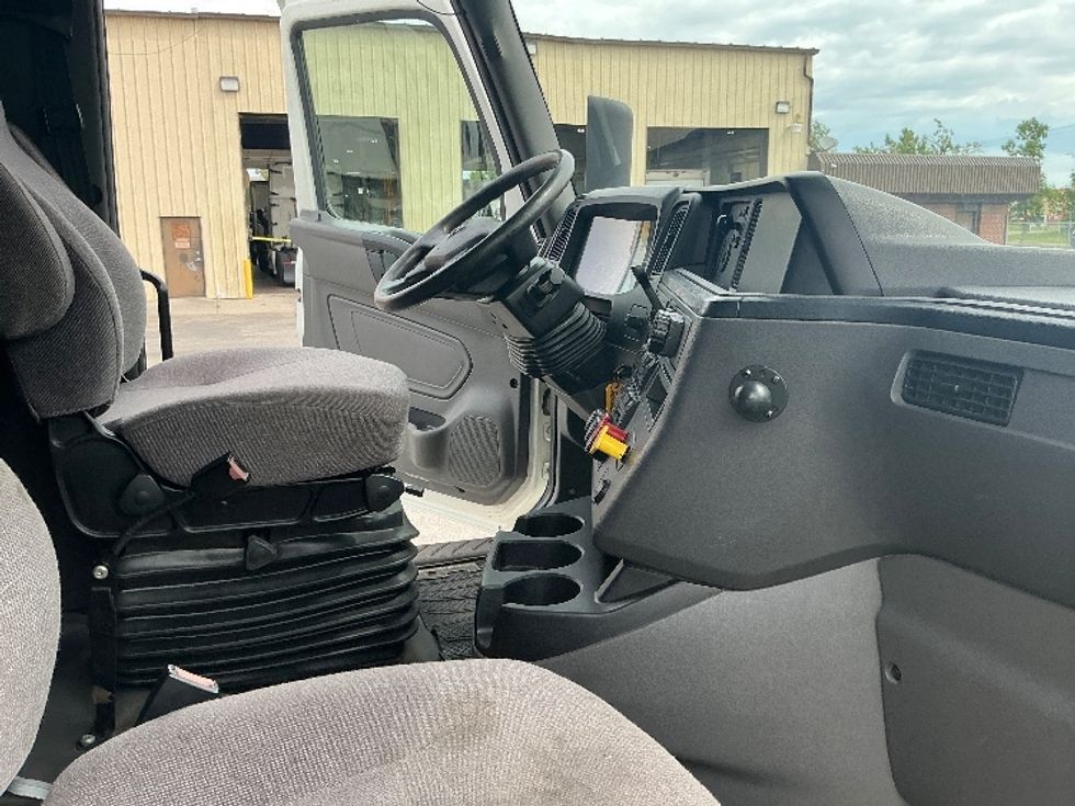 Sleeper Tractor-Heavy Duty Tractors-International-2022-LT625-Saskatoon-SK-635,133\n\t\tkm-$ 89,000 - Image 15
