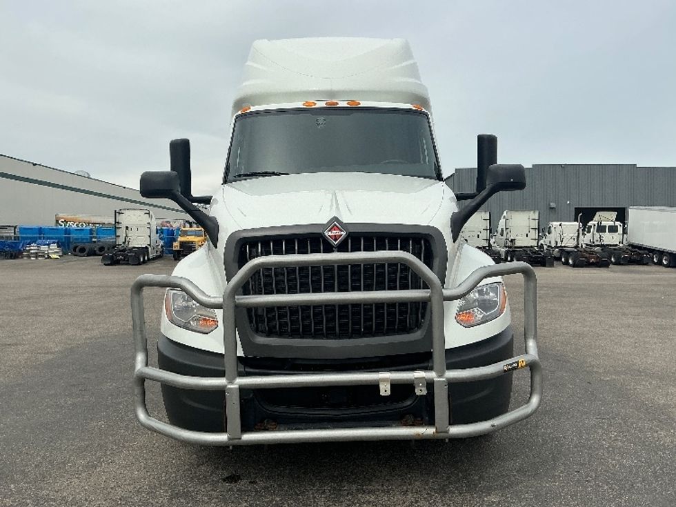 Sleeper Tractor-Heavy Duty Tractors-International-2022-LT625-Saskatoon-SK-635,133\n\t\tkm-$ 89,000 - Image 2