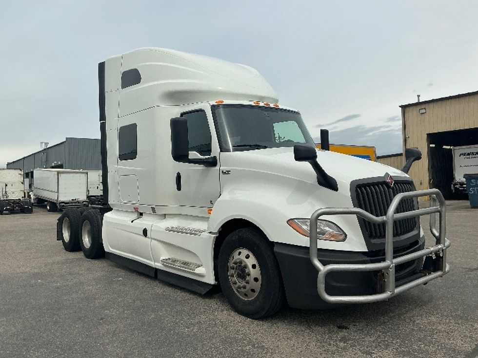 Sleeper Tractor-Heavy Duty Tractors-International-2022-LT625-Saskatoon-SK-635,133\n\t\tkm-$ 89,000 - Image 3