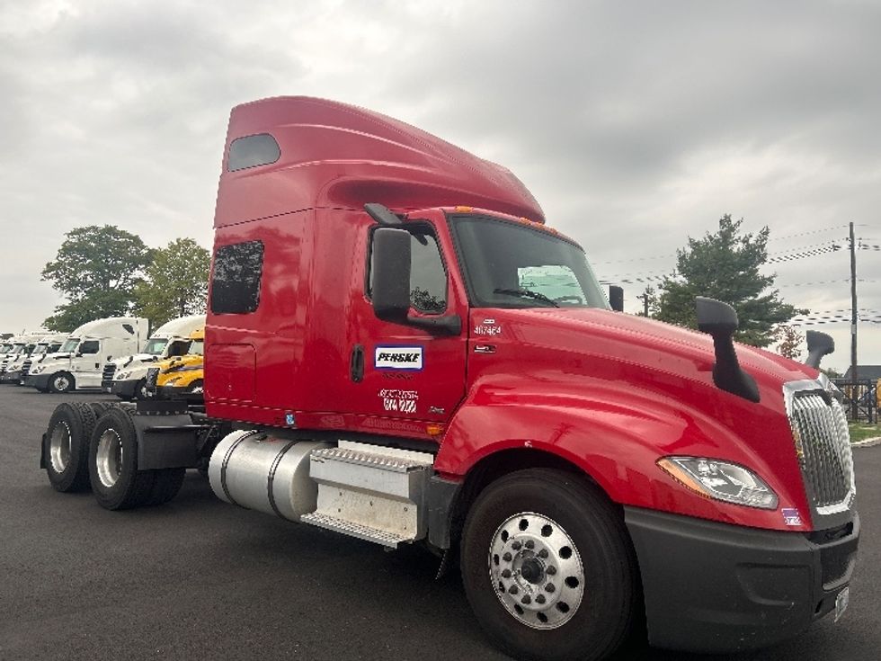 Sleeper Tractor-Heavy Duty Tractors-International-2022-LT625-South Plainfield-NJ-409,090\n\t\tmiles-$ 44,250 - Image 1