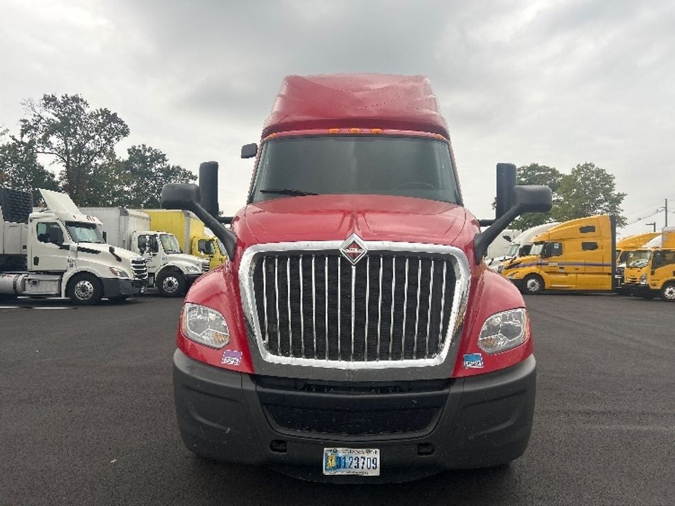 2022 International LT625 LT photo 2