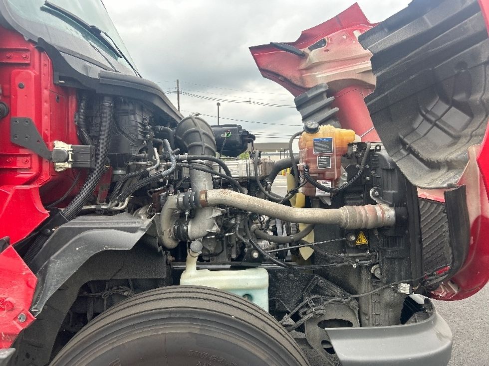 2022 International LT625 LT photo 18