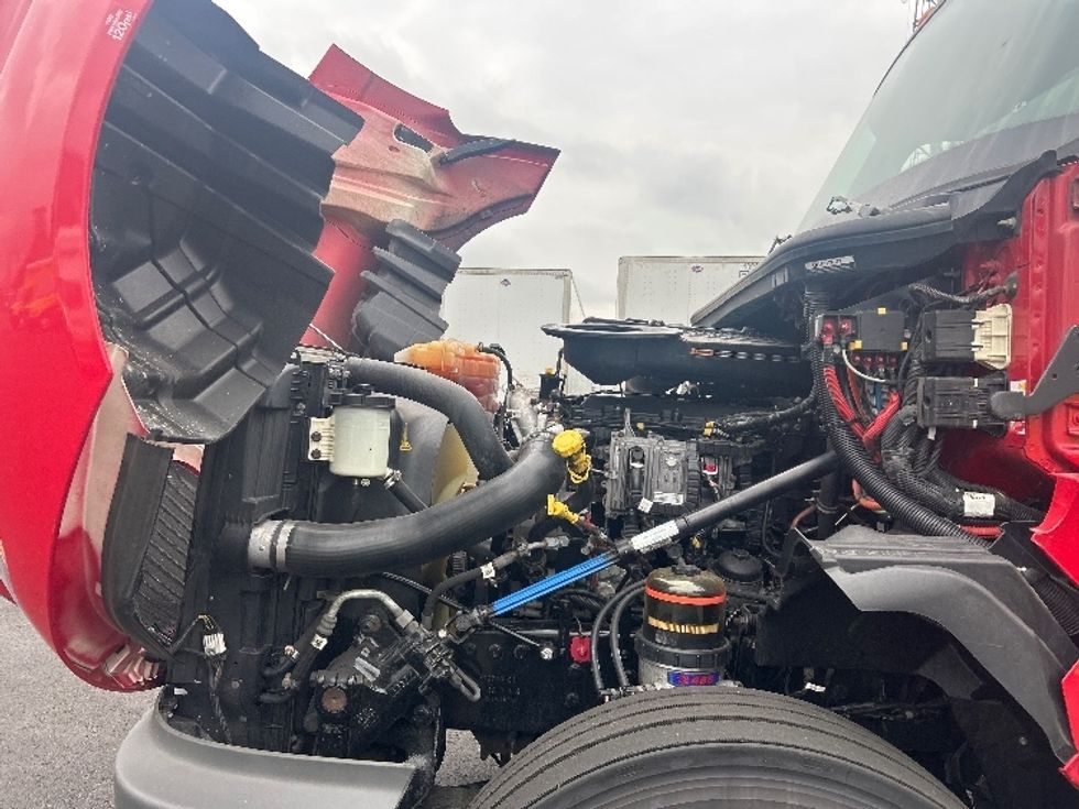 2022 International LT625 LT photo 19