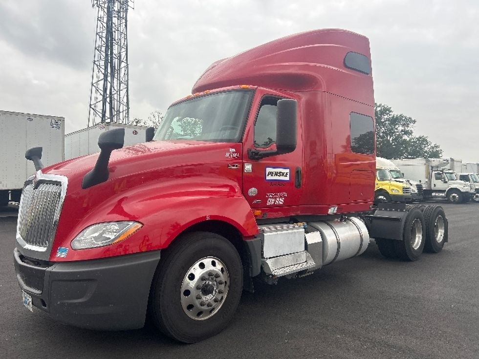 2022 International LT625 LT photo 3