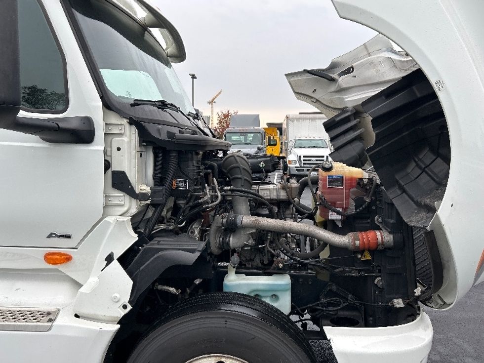 Sleeper Tractor-Heavy Duty Tractors-International-2022-LT625-Sterling-VA-401,323\n\t\tmiles-$ 48,000 - Image 20