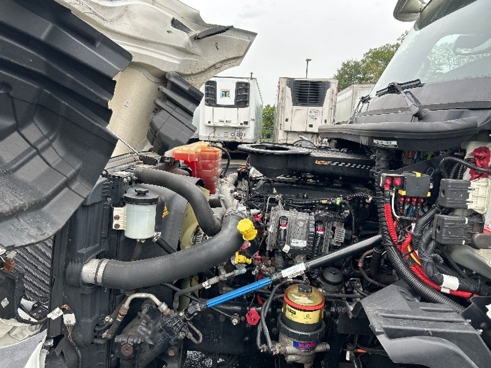 Sleeper Tractor-Heavy Duty Tractors-International-2022-LT625-Sterling-VA-401,323\n\t\tmiles-$ 48,000 - Image 21