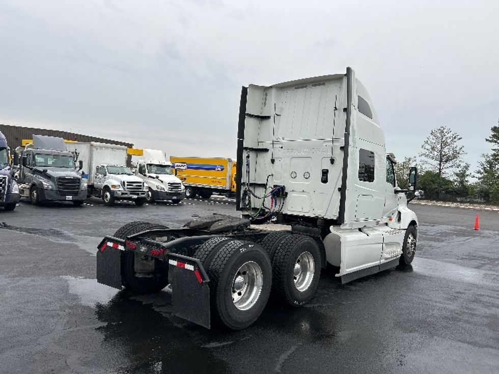 Sleeper Tractor-Heavy Duty Tractors-International-2022-LT625-Sterling-VA-401,323\n\t\tmiles-$ 48,000 - Image 7