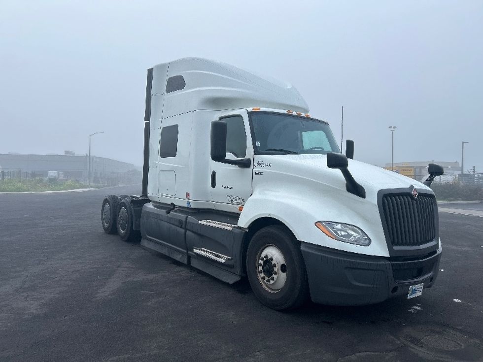 Sleeper Tractor-Heavy Duty Tractors-International-2022-LT625-Stockton-CA-479,959\n\t\tmiles-$ 59,750 - Image 1