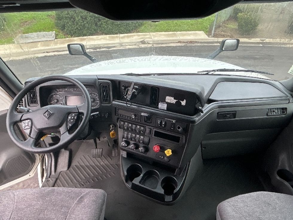 Sleeper Tractor-Heavy Duty Tractors-International-2022-LT625-Stockton-CA-479,959\n\t\tmiles-$ 59,750 - Image 12