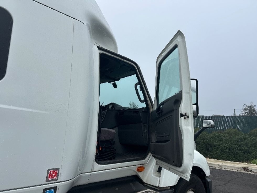 Sleeper Tractor-Heavy Duty Tractors-International-2022-LT625-Stockton-CA-479,959\n\t\tmiles-$ 59,750 - Image 13