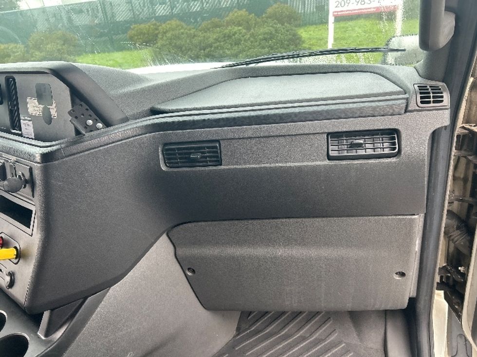 Sleeper Tractor-Heavy Duty Tractors-International-2022-LT625-Stockton-CA-479,959\n\t\tmiles-$ 59,750 - Image 14