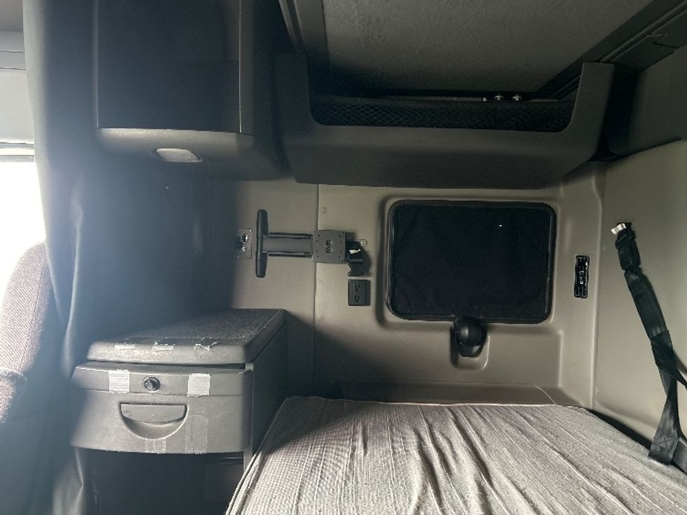 Sleeper Tractor-Heavy Duty Tractors-International-2022-LT625-Stockton-CA-479,959\n\t\tmiles-$ 59,750 - Image 18