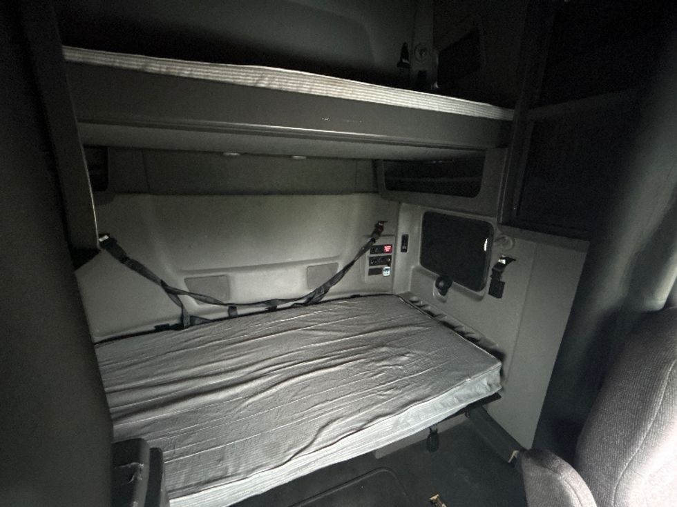 Sleeper Tractor-Heavy Duty Tractors-International-2022-LT625-Stockton-CA-479,959\n\t\tmiles-$ 59,750 - Image 21