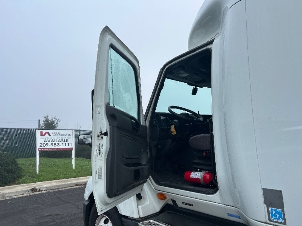 Sleeper Tractor-Heavy Duty Tractors-International-2022-LT625-Stockton-CA-479,959\n\t\tmiles-$ 59,750 - Image 9