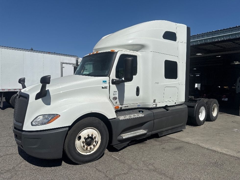 Sleeper Tractor-Heavy Duty Tractors-International-2022-LT625-Stockton-CA-505,418\n\t\tmiles-$ 57,000 - Image 3