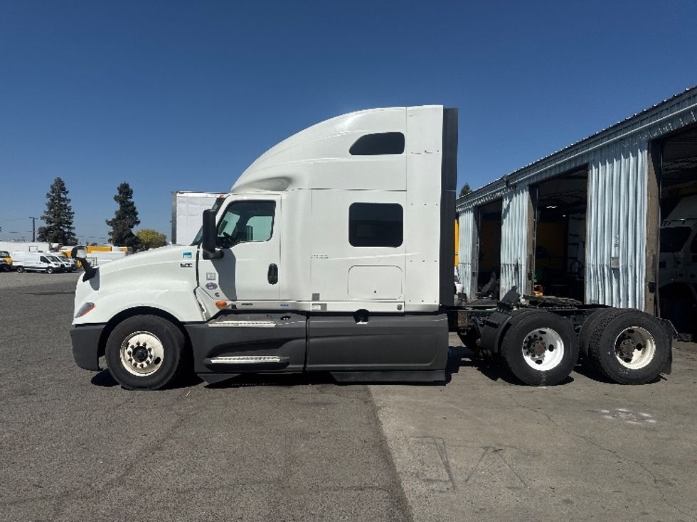 Sleeper Tractor-Heavy Duty Tractors-International-2022-LT625-Stockton-CA-505,418\n\t\tmiles-$ 57,000 - Image 4