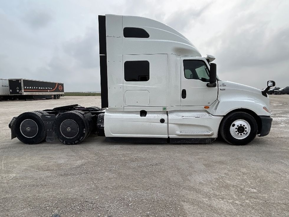 Sleeper Tractor-Heavy Duty Tractors-International-2022-LT625-Sturtevant-WI-261,352\n\t\tmiles-$ 79,500 - Image 8