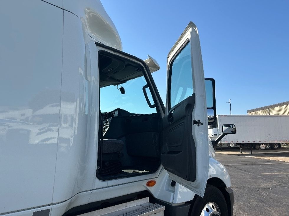 Sleeper Tractor-Heavy Duty Tractors-International-2022-LT625-Sturtevant-WI-354,148\n\t\tmiles-$ 70,500 - Image 13