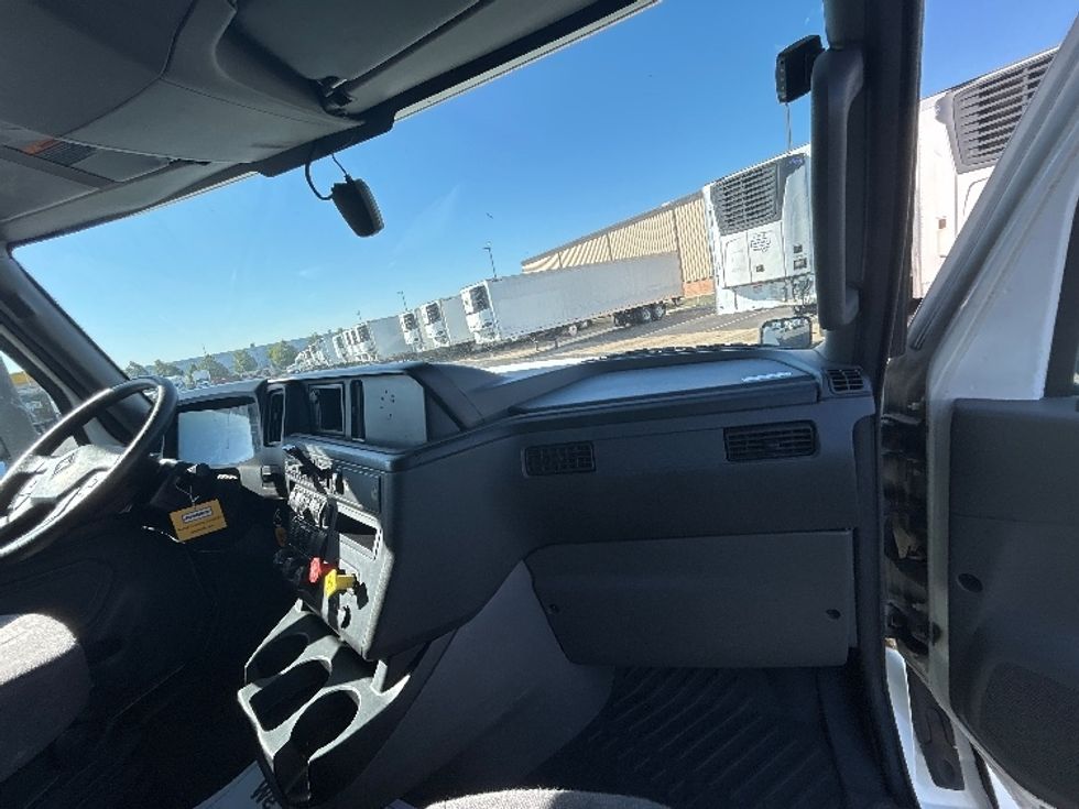 Sleeper Tractor-Heavy Duty Tractors-International-2022-LT625-Sturtevant-WI-354,148\n\t\tmiles-$ 70,500 - Image 14