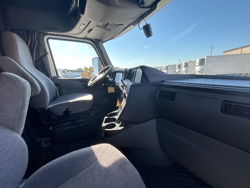 Sleeper Tractor-Heavy Duty Tractors-International-2022-LT625-Sturtevant-WI-354,148\n\t\tmiles-$ 70,500 - Image 15