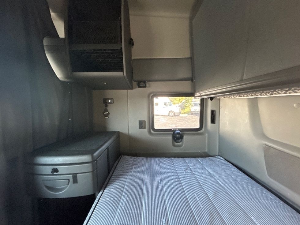 Sleeper Tractor-Heavy Duty Tractors-International-2022-LT625-Sturtevant-WI-354,148\n\t\tmiles-$ 70,500 - Image 19