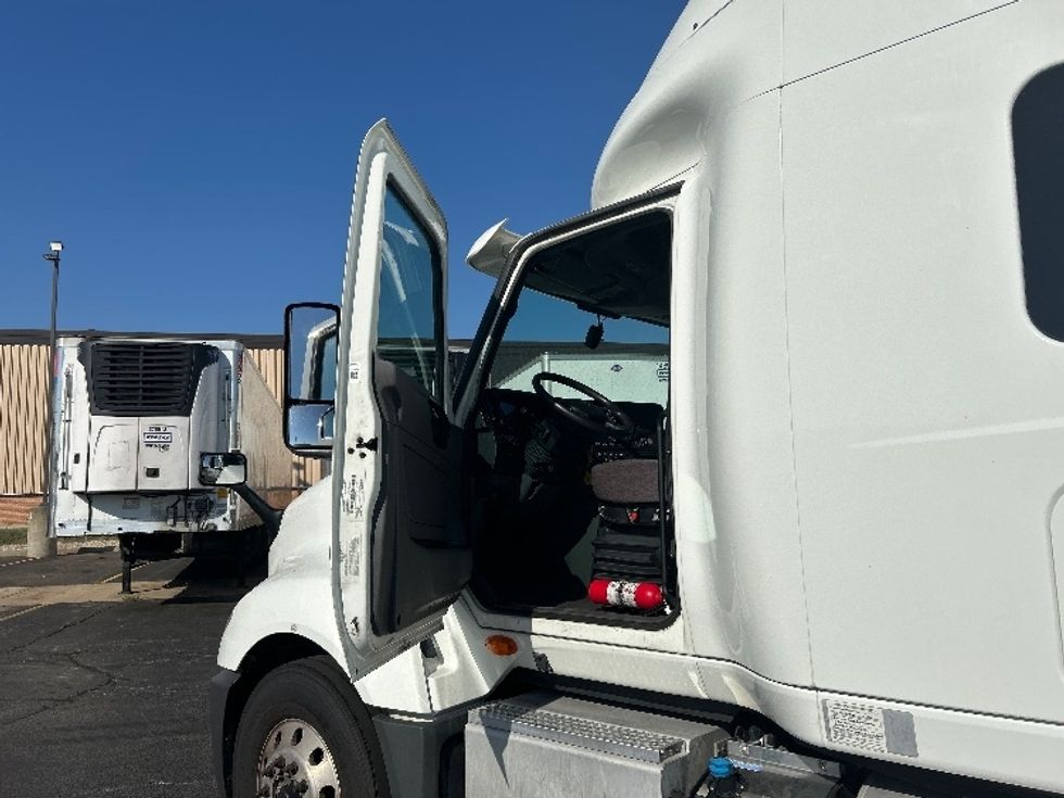 Sleeper Tractor-Heavy Duty Tractors-International-2022-LT625-Sturtevant-WI-354,148\n\t\tmiles-$ 70,500 - Image 9