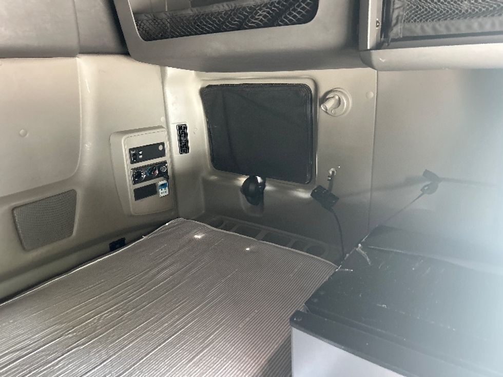 Sleeper Tractor-Heavy Duty Tractors-International-2022-LT625-Sturtevant-WI-356,188\n\t\tmiles-$ 68,000 - Image 18