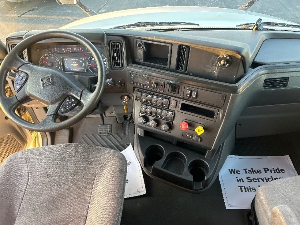 Sleeper Tractor-Heavy Duty Tractors-International-2022-LT625-Sturtevant-WI-374,394\n\t\tmiles-$ 65,500 - Image 12