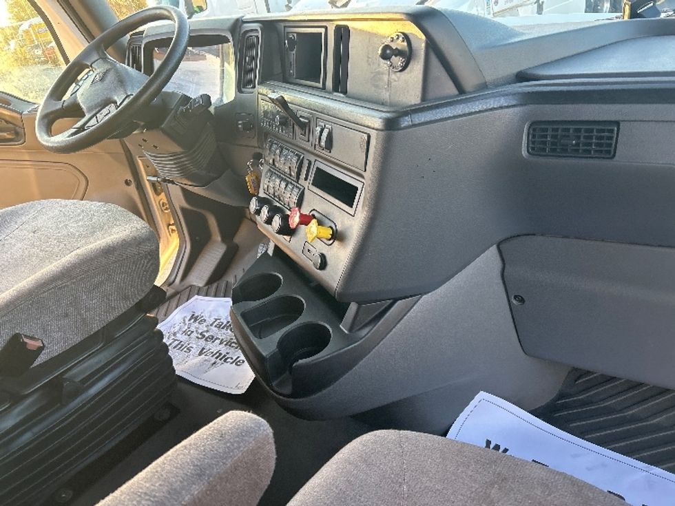 Sleeper Tractor-Heavy Duty Tractors-International-2022-LT625-Sturtevant-WI-374,394\n\t\tmiles-$ 65,500 - Image 15