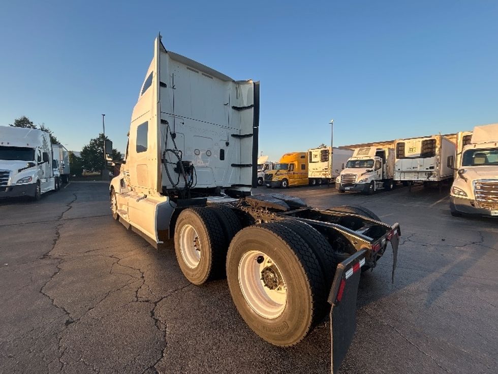 Sleeper Tractor-Heavy Duty Tractors-International-2022-LT625-Sturtevant-WI-374,394\n\t\tmiles-$ 65,500 - Image 5