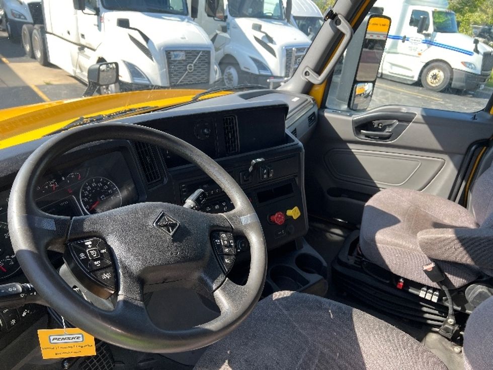 Sleeper Tractor-Heavy Duty Tractors-International-2022-LT625-Sturtevant-WI-387,293\n\t\tmiles-$ 60,250 - Image 10