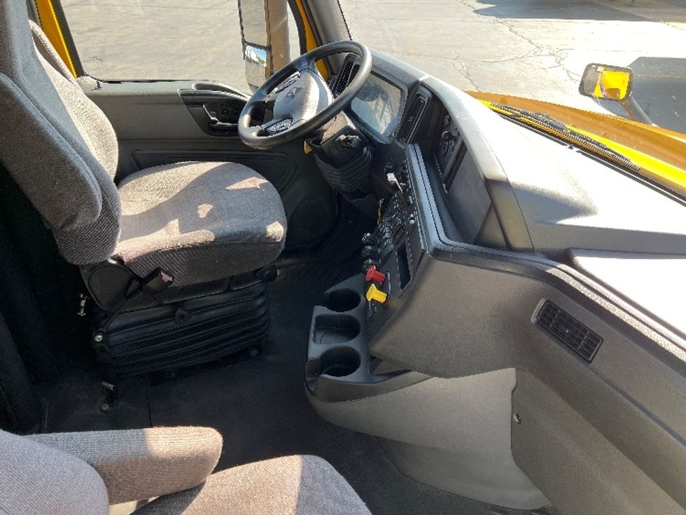 Sleeper Tractor-Heavy Duty Tractors-International-2022-LT625-Sturtevant-WI-387,293\n\t\tmiles-$ 60,250 - Image 15