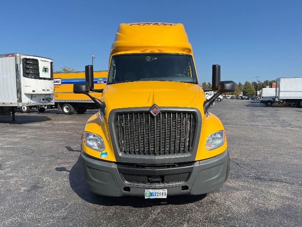 Sleeper Tractor-Heavy Duty Tractors-International-2022-LT625-Sturtevant-WI-387,293\n\t\tmiles-$ 60,250 - Image 2