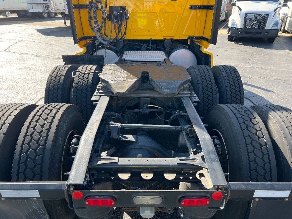 Sleeper Tractor-Heavy Duty Tractors-International-2022-LT625-Sturtevant-WI-387,293\n\t\tmiles-$ 60,250 - Image 6