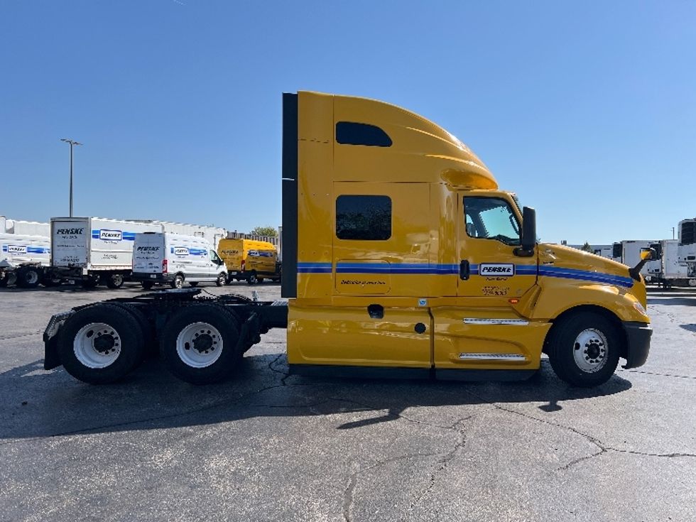 Sleeper Tractor-Heavy Duty Tractors-International-2022-LT625-Sturtevant-WI-387,293\n\t\tmiles-$ 60,250 - Image 8