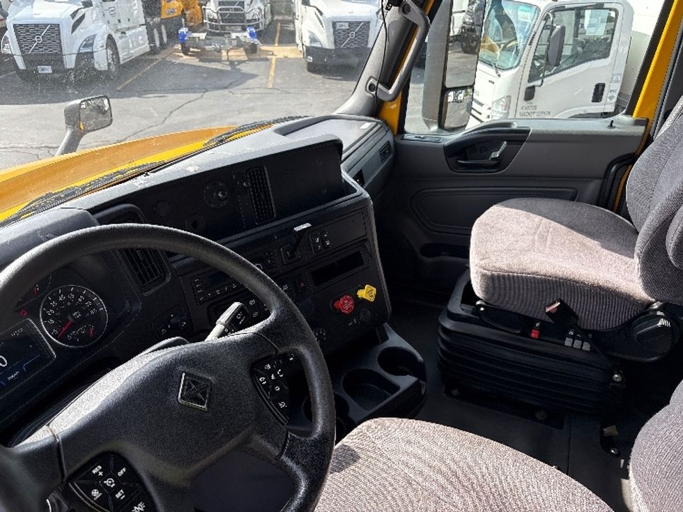 Sleeper Tractor-Heavy Duty Tractors-International-2022-LT625-Sturtevant-WI-388,406\n\t\tmiles-$ 60,250 - Image 10