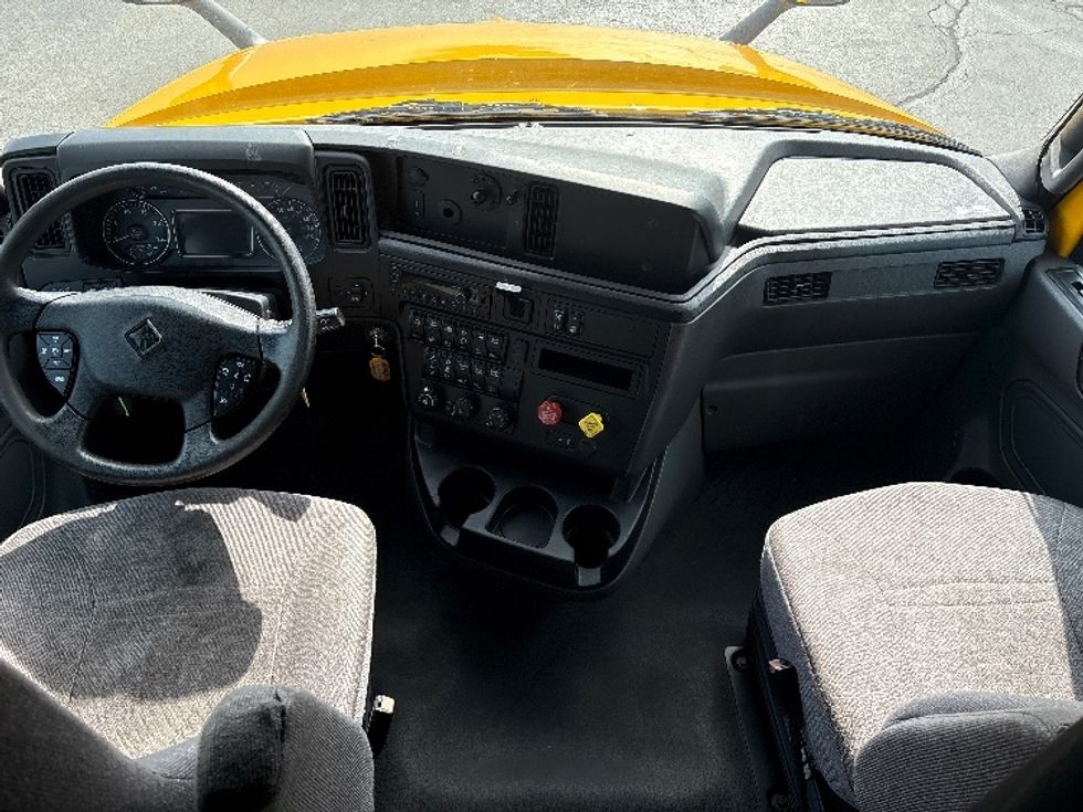 Sleeper Tractor-Heavy Duty Tractors-International-2022-LT625-Sturtevant-WI-388,406\n\t\tmiles-$ 60,250 - Image 12