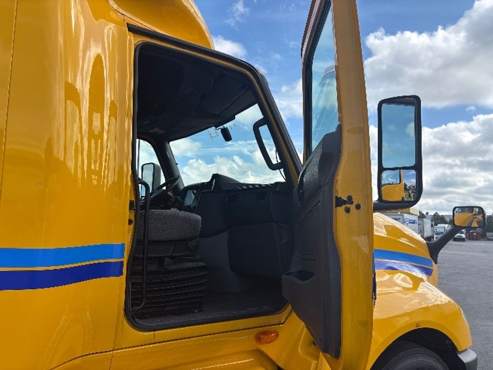 Sleeper Tractor-Heavy Duty Tractors-International-2022-LT625-Sturtevant-WI-388,406\n\t\tmiles-$ 60,250 - Image 13