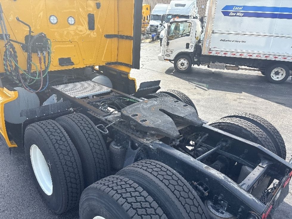 Sleeper Tractor-Heavy Duty Tractors-International-2022-LT625-Sturtevant-WI-388,406\n\t\tmiles-$ 60,250 - Image 22