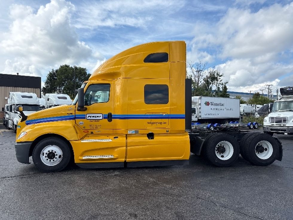 Sleeper Tractor-Heavy Duty Tractors-International-2022-LT625-Sturtevant-WI-388,406\n\t\tmiles-$ 60,250 - Image 4