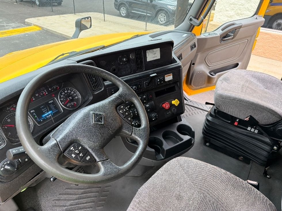 Sleeper Tractor-Heavy Duty Tractors-International-2022-LT625-Sturtevant-WI-526,340\n\t\tmiles-$ 54,500 - Image 10