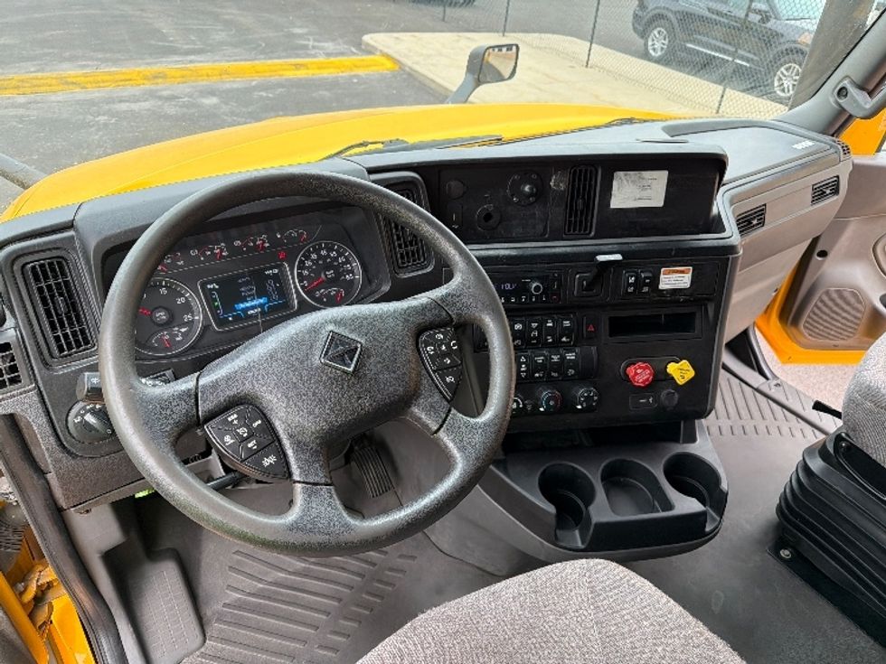 Sleeper Tractor-Heavy Duty Tractors-International-2022-LT625-Sturtevant-WI-526,340\n\t\tmiles-$ 54,500 - Image 11
