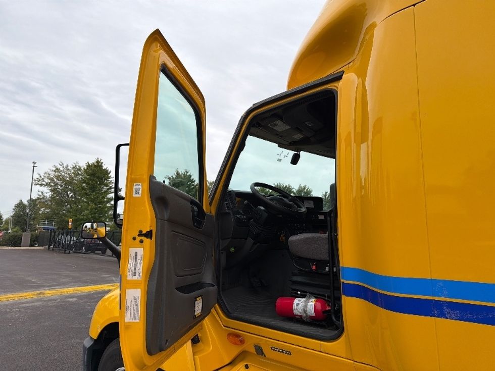 Sleeper Tractor-Heavy Duty Tractors-International-2022-LT625-Sturtevant-WI-526,340\n\t\tmiles-$ 54,500 - Image 9